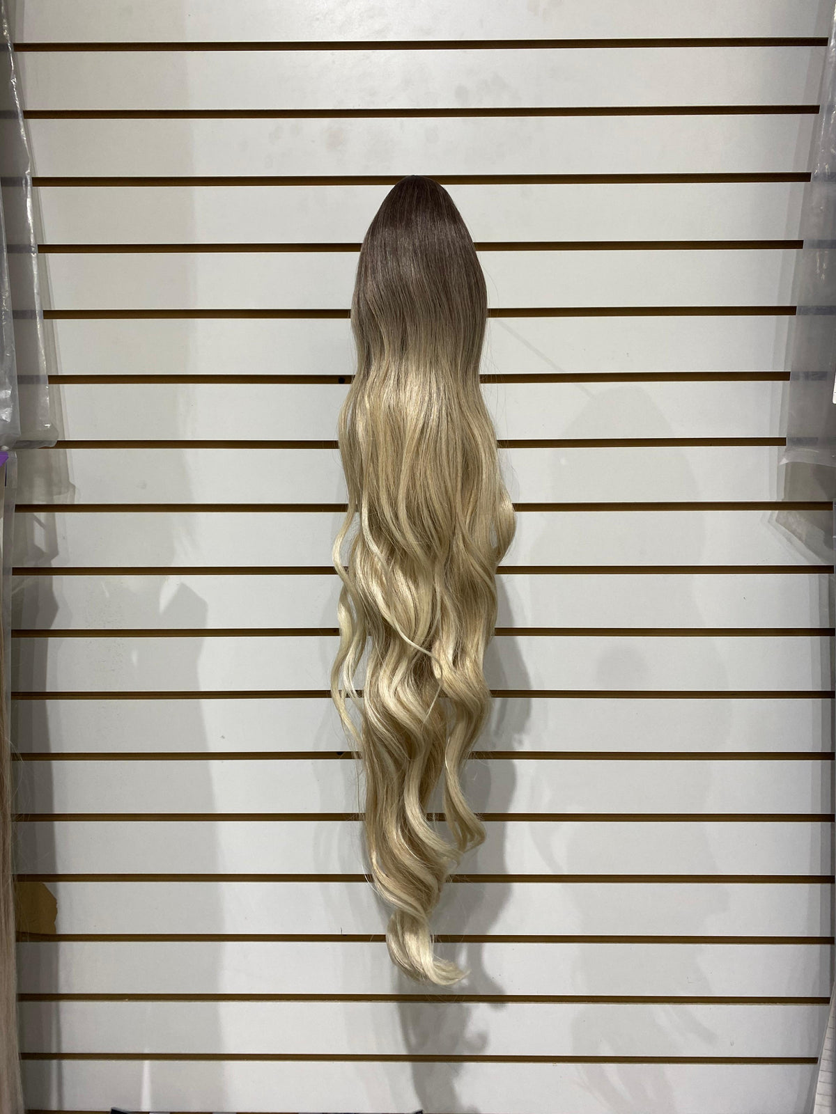 WIG WISH  BODY M-106 - Ponytail Drawstring/Cordón