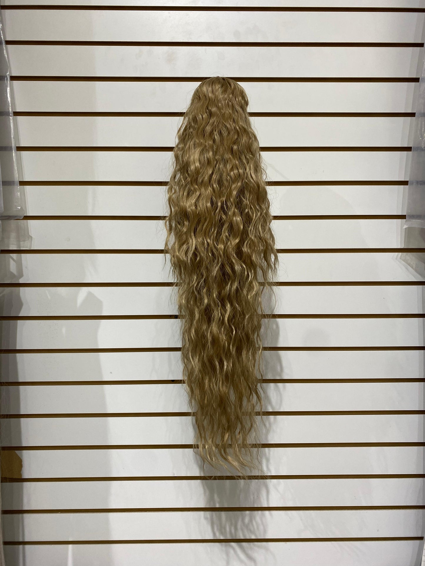 WIG WISH  BODY M-136 - Ponytail Drawstring/Cordón