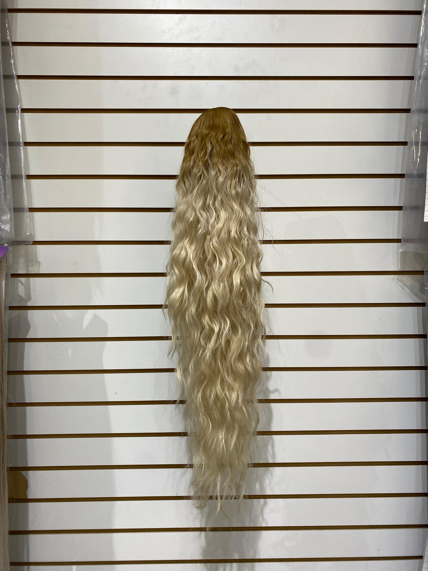 WIG WISH  BODY M-136 - Ponytail Drawstring/Cordón